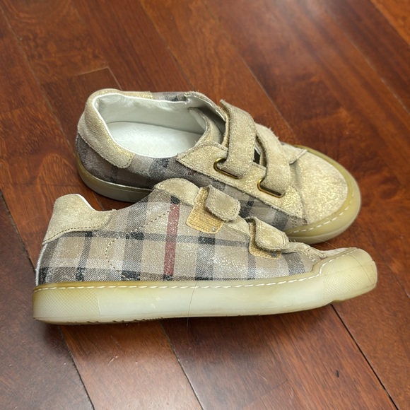 Shoes - Picture 3 of 5